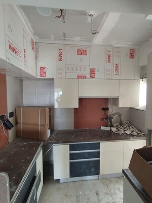Team Area in 2 BHK Apartment at Siddha Sky, Sion – for Rent