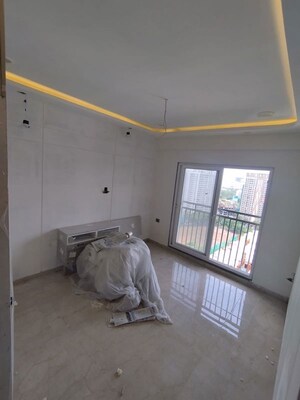 Furnished Amenities in 2 BHK Apartment at Dosti Mezzo 22, Sion East – for Rent