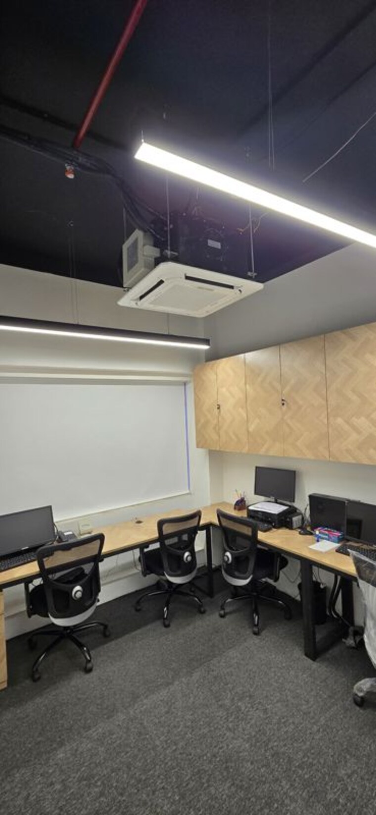 Team Area, eureka-tower Commercial Office Space 3000 Sq.Ft. In Malad West Mumbai 10610350