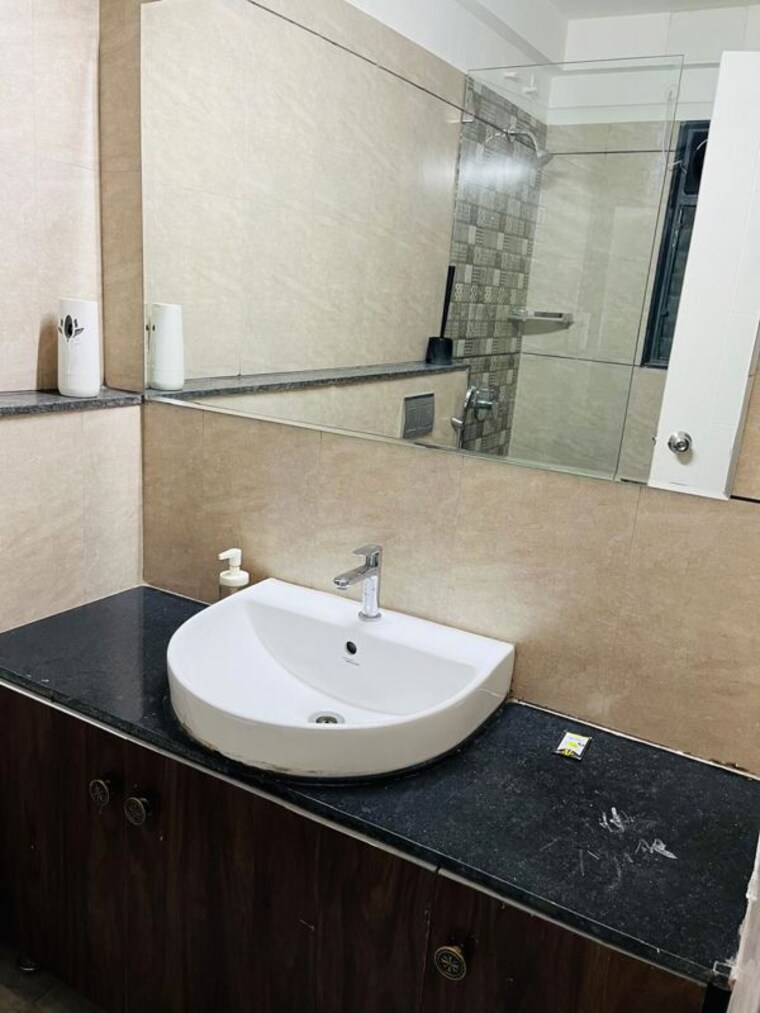 Bathroom, rohan-madhuban-phase-2 3 Bedroom 1500 Sq.Ft. Apartment In Bavdhan Pune 10610332