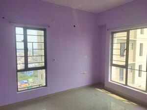 Room in 3 BHK Apartment at Oswal Orchard 126, Bt Road – for Rent