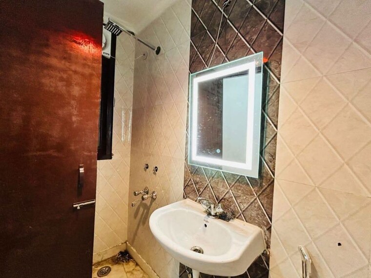 Bathroom, saket 1 Bedroom 600 Sq.Ft. Builder Floor In Saket Delhi 10610368