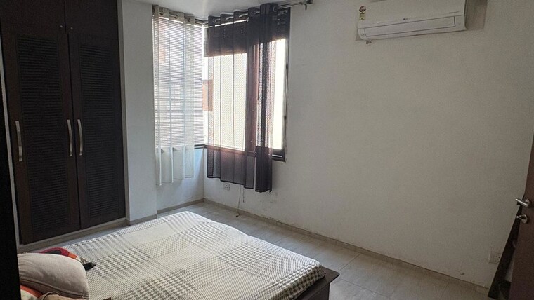 Room, hauz khas 2 Bedroom 120 Sq.Yd. Builder Floor In Hauz Khas Delhi 10610404