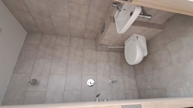 Bathroom, rustomjee-crown 3 Bedroom 1386 Sq.Ft. Apartment In Prabhadevi Mumbai 10610427