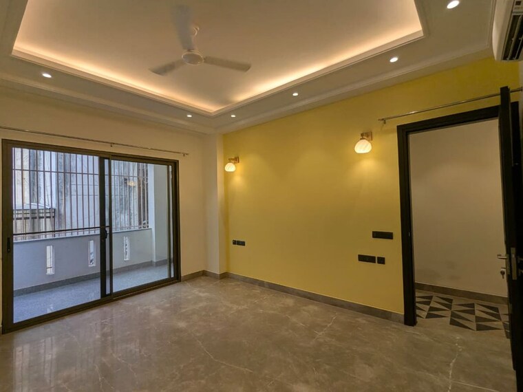 Room, greater kailash i 4 Bedroom 300 Sq.Yd. Builder Floor In Greater Kailash I Delhi 10610447