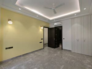 Room in 4 BHK Builder Floor at Greater Kailash I – for Rent