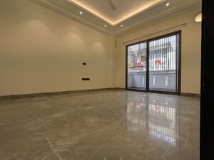Room in 4 BHK Builder Floor at Greater Kailash I – for Rent