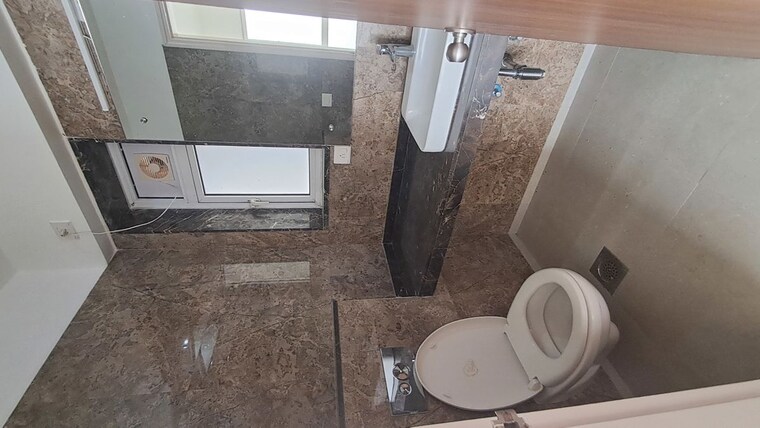 Bathroom, lnt-crescent-bay-t3 3 Bedroom 1250 Sq.Ft. Apartment In Parel Mumbai 10610448