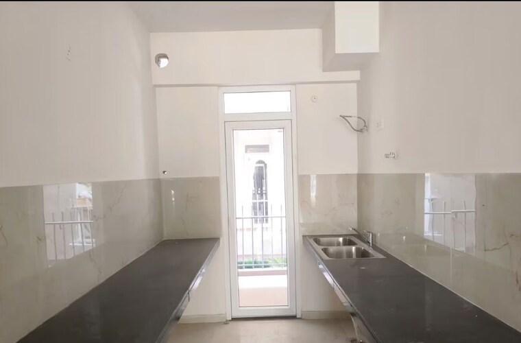 Kitchen, smart-world-gems 3 Bedroom 1459 Sq.Ft. Independent House In Sector 89 Gurgaon 10608988
