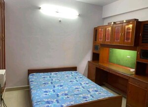 Bedroom in 2 BHK Apartment at Hazratganj – for Rent