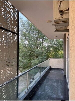Balcony in 1 BHK Builder Floor at Ansal Sushant Lok I, Sector 43 – for Rent