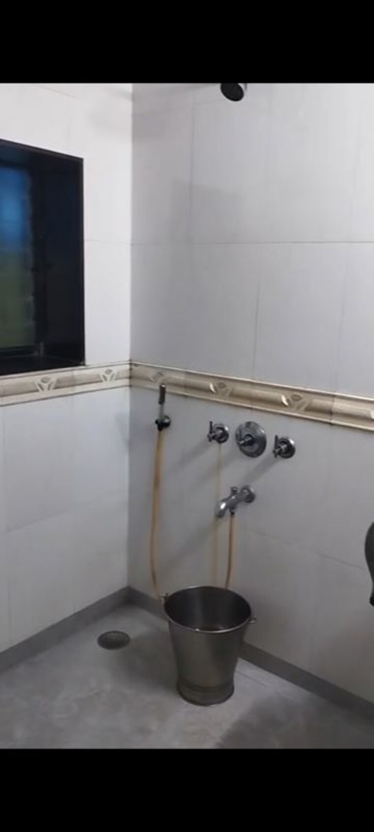 Bathroom, surya-kiran-chs-andheri 2 Bedroom 900 Sq.Ft. Apartment In Andheri West Mumbai 10610594
