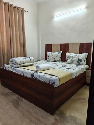 Bedroom in 2 BHK Builder Floor at Sector 38 – for Rent