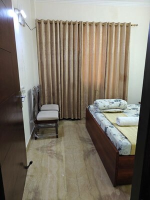 Bedroom in 2 BHK Builder Floor at Sector 38 – for Rent