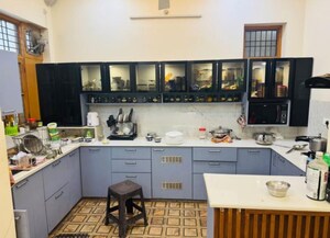 Team Area in 3 BHK Apartment at SAS Shalimar Grand, Butler Colony – for Rent