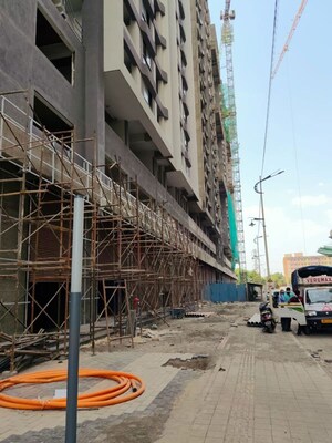  Showroom – Exterior View View at Ravet - for Sale