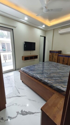 Bedroom in 1 BHK Builder Floor at Sector 38 – for Rent