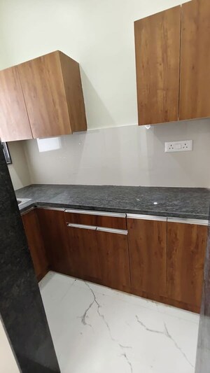 Kitchen in 1 BHK Builder Floor at Sector 38 – for Rent