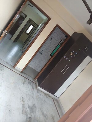 Furnished Amenities in 3 BHK Builder Floor at Sector 38 – for Rent