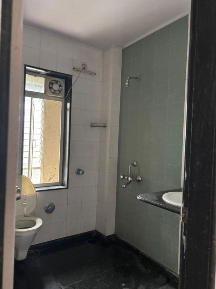 Bathroom, ashok nagar 2 Bedroom 1300 Sq.Ft. Apartment In Ashok Nagar Pune 10610737
