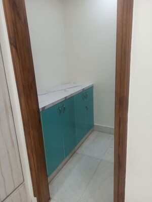 Room in 3 BHK Builder Floor at Sector 45 – for Rent