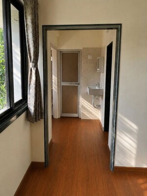 Room in 1.5 BHK Apartment at Shilpa Apartment Santacruz West, Santacruz West – for Rent
