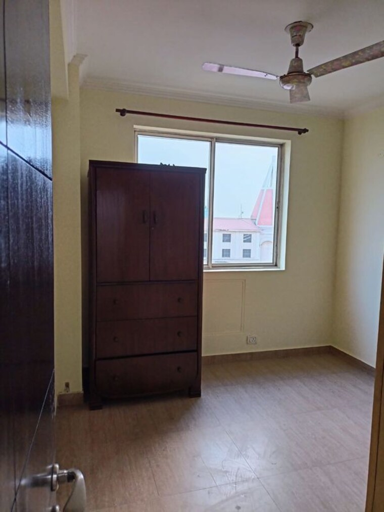 Room, dlf-the-wellington-estate 3 Bedroom 1400 Sq.Ft. Apartment In Dlf Phase V Gurgaon 10610772