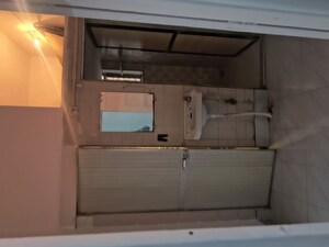 Bathroom in 1 BHK Apartment at Chembur – for Rent