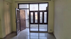 Room in 3 BHK Apartment at Omaxe Heights, Sector 86 – for Rent