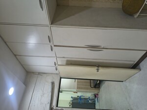 Room in 1 BHK Apartment at Ghatkopar East – for Rent