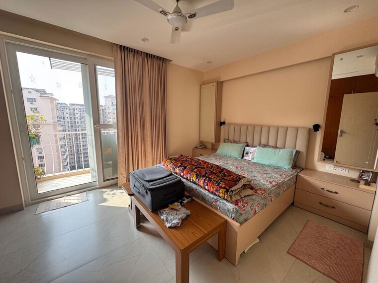Bedroom, dlf-the-wellington-estate 4 Bedroom 1740 Sq.Ft. Apartment In Dlf Phase V Gurgaon 10610792