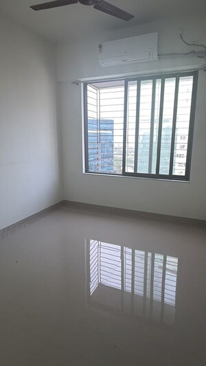 Room in 1 BHK Apartment at Lodha Vista, Lower Parel – for Rent