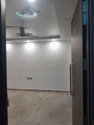 Room in 3 BHK Builder Floor at Kohli One Malibu Town, Sector 47 – for Rent