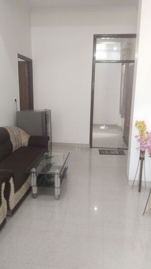 Living Room in 1 BHK Builder Floor at Gomti Nagar – for Rent