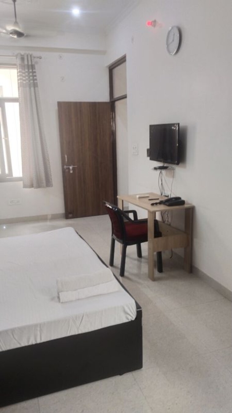 Living Room, gomti nagar 1 Bedroom 800 Sq.Ft. Builder Floor In Gomti Nagar Lucknow 10610836