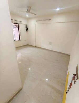 Room in 2 BHK Apartment at K Raheja Vihar, Powai – for Rent