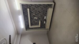 Room in 2.5 BHK Apartment at Soni Trinity Imperial, Mahanagar – for Rent