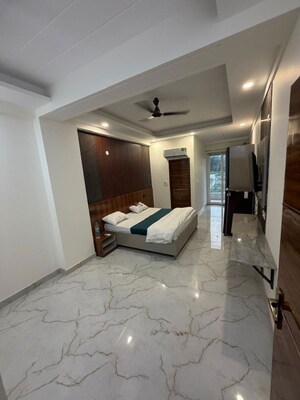 Bathroom in 2 BHK Builder Floor at Sector 22 – for Rent