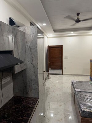 Bathroom in 2 BHK Builder Floor at Sector 22 – for Rent