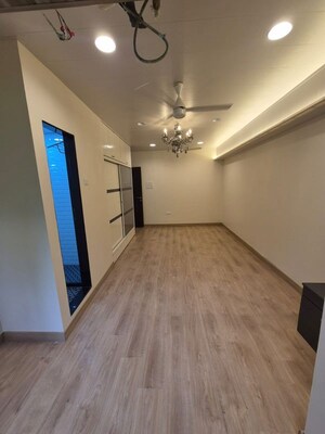 Room in 1 BHK Apartment at Breach Candy – for Rent