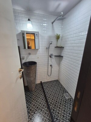Attached Bathroom in 1 BHK Apartment at Breach Candy – for Rent