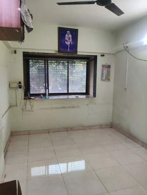Room in 1.5 BHK Apartment at Swapnapurti CHS Tilak Nagar, Tilak Nagar – for Rent