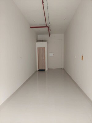 Room in 2 BHK Apartment at Piramal Aranya, Byculla – for Rent