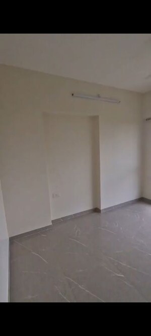 Room in 2 BHK Apartment at Veena Smart Homes, Kandivali West – for Rent
