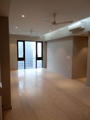 Room in 3 BHK Apartment at Lodha The Park, Worli – for Rent