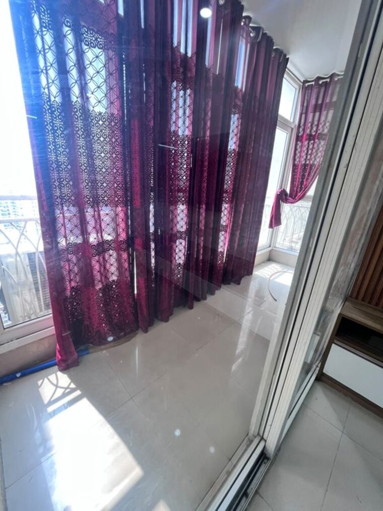 Balcony, mahagun-my-woods 2.5 Bedroom 1190 Sq.Ft. Apartment In Sector 16c Greater Noida Greater Noida 10610927