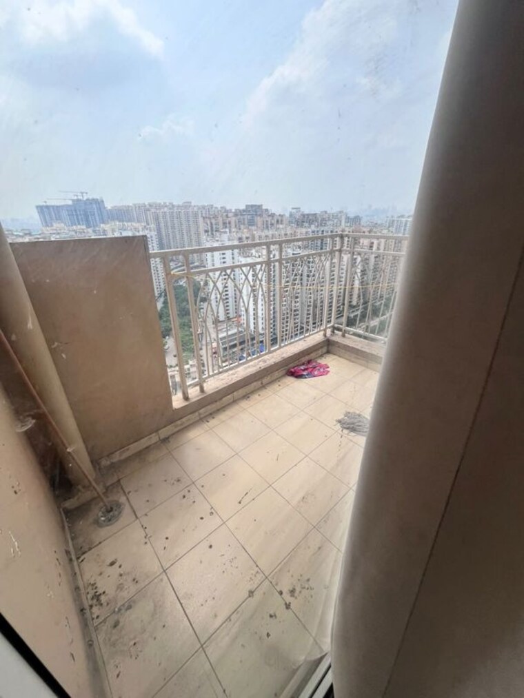 Balcony, mahagun-my-woods 2.5 Bedroom 1190 Sq.Ft. Apartment In Sector 16c Greater Noida Greater Noida 10610927