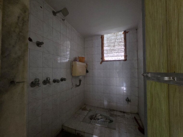 Bathroom, gokuldham-complex 3 Bedroom 1400 Sq.Ft. Apartment In Goregaon East Mumbai 10610925