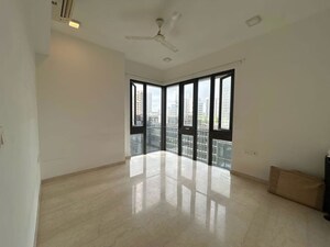 Room in 3 BHK Apartment at Lodha The Park, Worli – for Rent