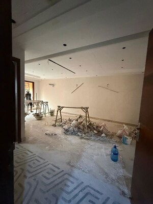 Room in 3 BHK Builder Floor at Kalkaji – for Sale